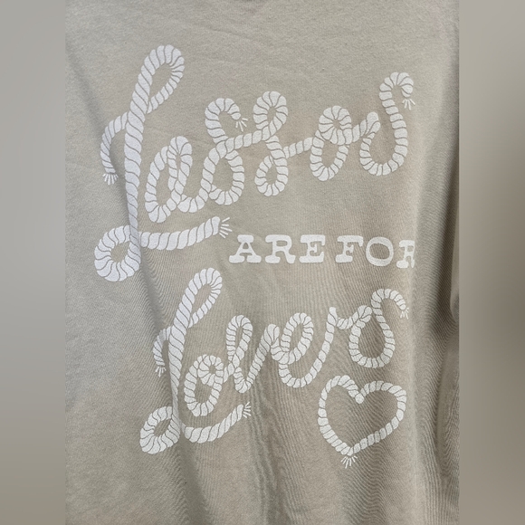 Beige 'Lassos Are For Lovers' Western  Rope Writing Sweatshirt NWT Medium - Picture 3 of 8
